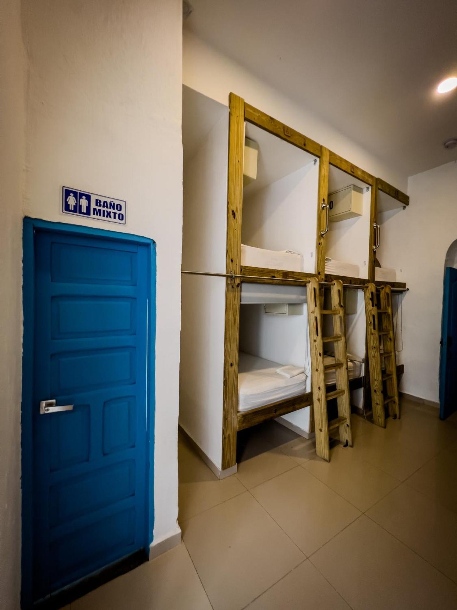 The Blue House Hostel Santa Marta  Esterno foto